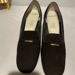 Womens Black Suede Shoes Socialite Size 7.5 Wide Fit